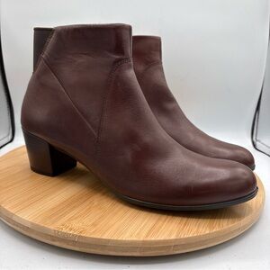 Ecco Brown Leather Zip Ankle Bootie Gore Stretch Back Womens EU 41 US 10/ 10.5